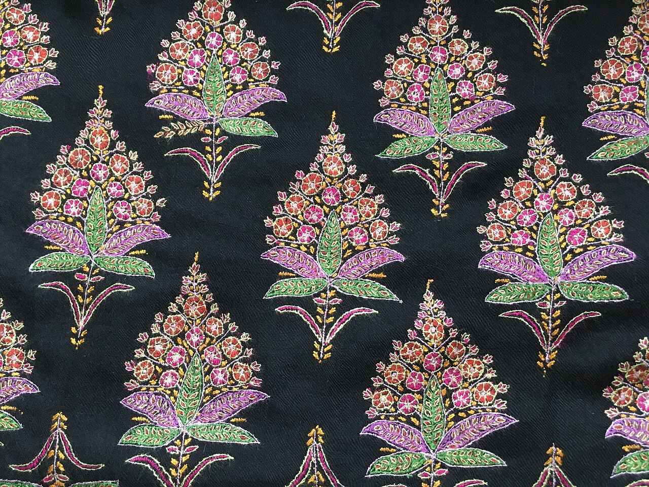 Embroidered pashmina shawl